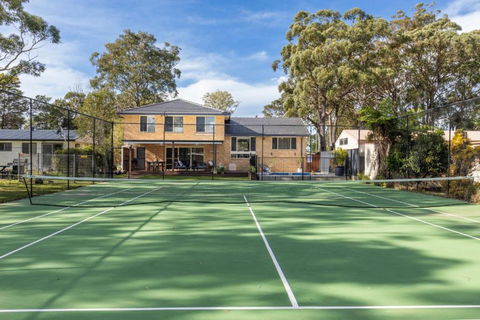Anglesey - Pet Friendly With Pool & Tennis Court - 4 Mins Walk To Beach - Tourism Caloundra 3