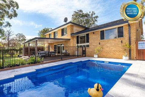 Anglesey - Pet Friendly With Pool & Tennis Court - 4 Mins Walk To Beach - Tourism Caloundra 0