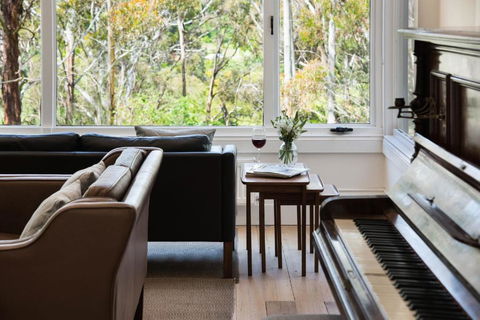 Annecy House - Tourism Caloundra 0