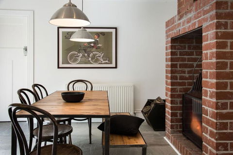 Annecy House - Tourism Caloundra 1