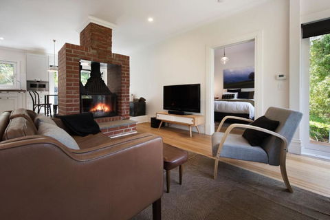 Annecy House - Tourism Caloundra 3