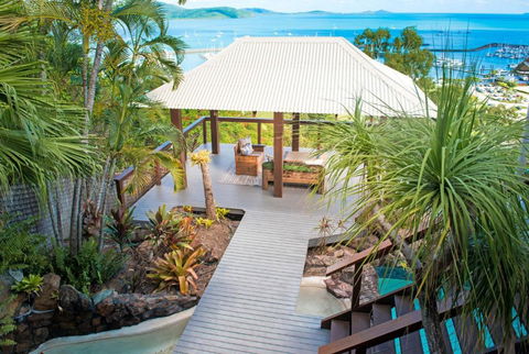 Airlie Beach Seaviews - Tourism Caloundra 4