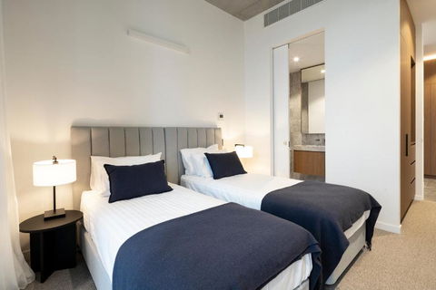 Alfred & Turner Apartments, Luxury 2 Bedroom Condos In The Heart Of The Valley - Tourism Caloundra 2