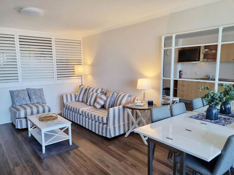 Apartment At The Entrance - Tourism Caloundra 1