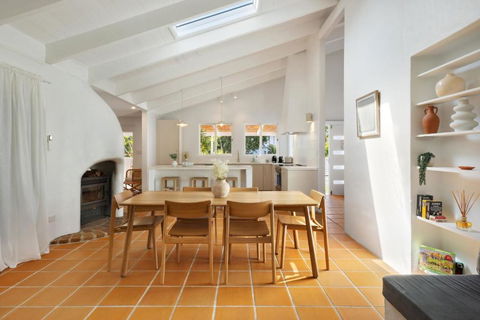 Apollo House And Studio - Tourism Caloundra 0