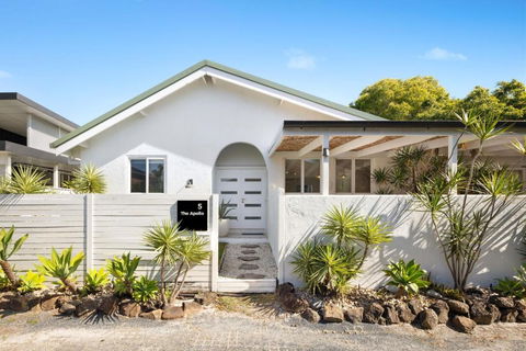 Apollo House And Studio - Tourism Caloundra 1