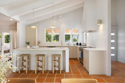 Apollo House And Studio - Tourism Caloundra 2