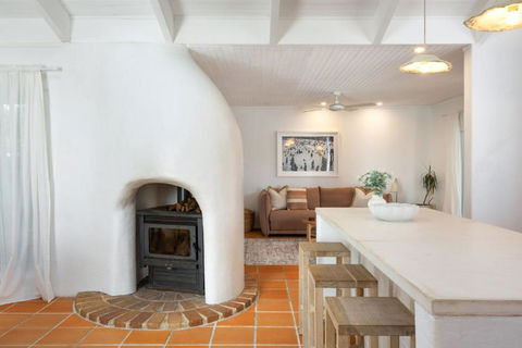 Apollo House And Studio - Tourism Caloundra 3