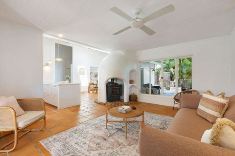 Apollo House And Studio - Tourism Caloundra 4