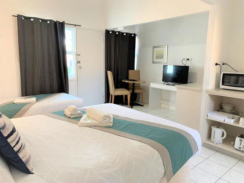 Aqua Blue Motel - Tourism Caloundra 4