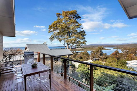 Aqua La Vista - 4 Bedroom Pet Friendly House - Tourism Caloundra 3