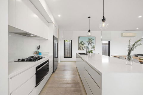 Aqua Luna - Stylish Retreat By Koonya Ocean Beach - Tourism Caloundra 4