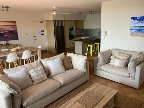 Aqua Promenade Beachfront Holiday Apartments - Tourism Caloundra 4