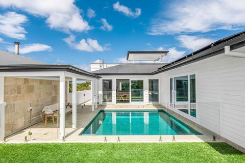 Aquarium 3 Bedroom - Tourism Caloundra 0