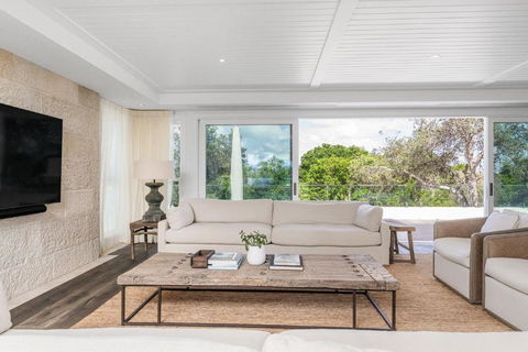 Aquarium 3 Bedroom - Tourism Caloundra 2