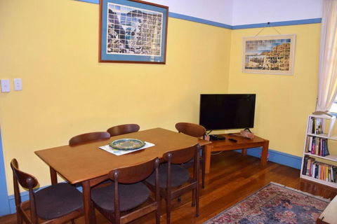 Arakoon House 1 - Bring Your Own Linen - Tourism Caloundra 3