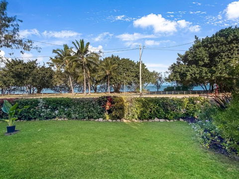 Arcadia Beach Unit 1 - Tourism Caloundra 2