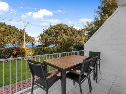 Arcadia Beach Unit 1 - Tourism Caloundra 0