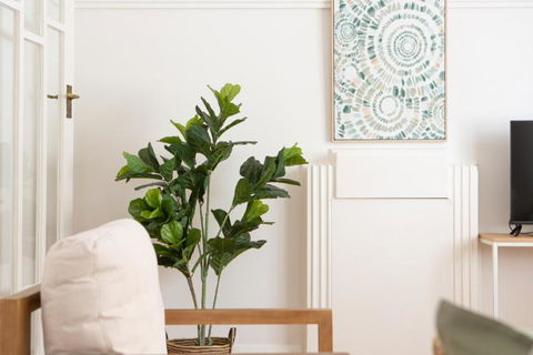 Art Deco Coastal Living, Minutes To The Sand - Tourism Caloundra 1