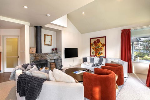 Aspect 5 Chalet A Stones Throw From All Thredbo Has To Offer - Tourism Caloundra 0