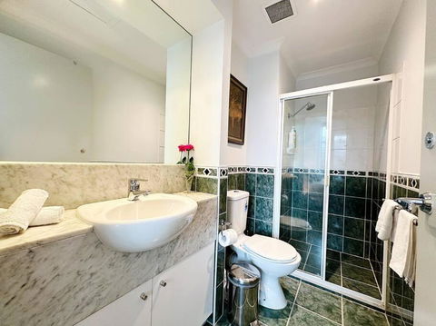 Aspire CBD One Bedroom With Indoor Pool & Parking Available - Tourism Caloundra 3