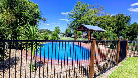 Australian Homestead Motor Lodge - Tourism Caloundra 4