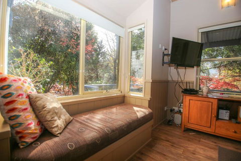 Autumn Leaf Cottage 1 - Tourism Caloundra 2