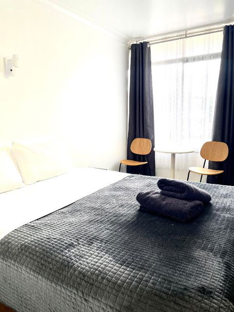 Avenue Motel - Tourism Caloundra 0