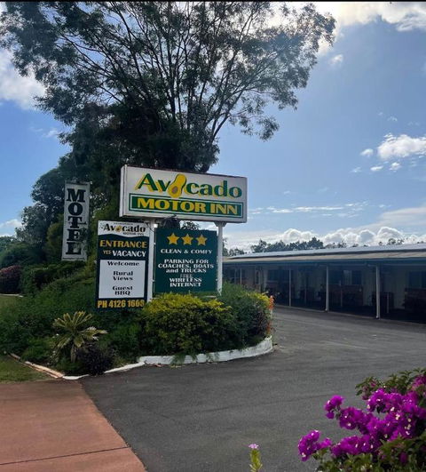 Avocado Motor Inn - Tourism Caloundra 4