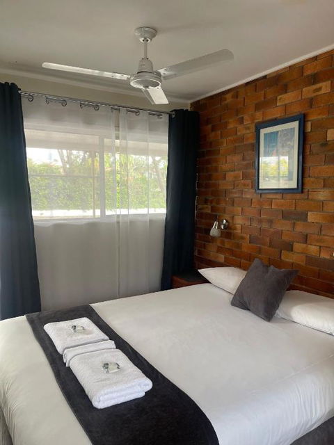 Avocado Motor Inn - Tourism Caloundra 1