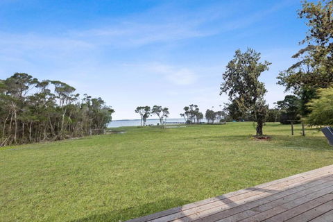 Avon - Waterfront Retreat - Tourism Caloundra 2