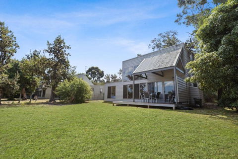 Avon - Waterfront Retreat - Tourism Caloundra 0