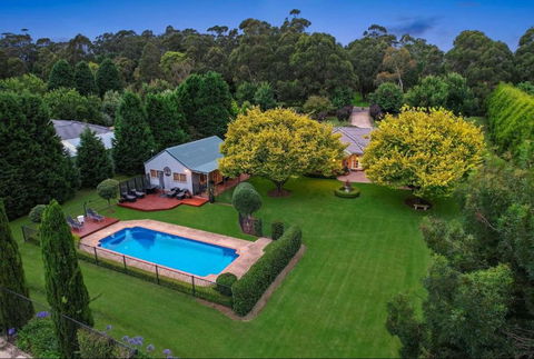 Avonlea, Bowral, Southern Highlands - Tourism Caloundra 0