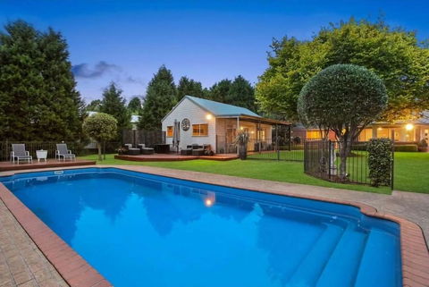 Avonlea, Bowral, Southern Highlands - Tourism Caloundra 4