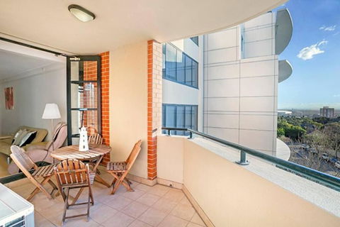 AX301 - Located In The Heart Of North Sydney - Tourism Caloundra 1
