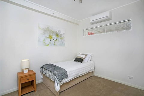 AX301 - Located In The Heart Of North Sydney - Tourism Caloundra 2