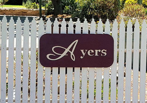 Ayers Burra - Historical 1851 Cottage - Tourism Caloundra 2