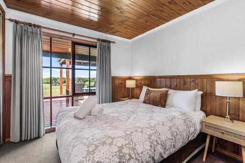 Apollo Bay Cottages- Hopetoun - Tourism Caloundra 2