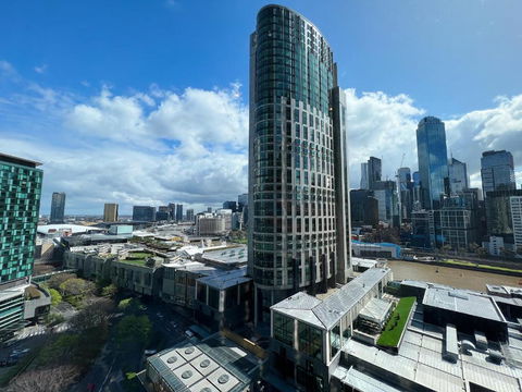 Astonishing Southbank Pearl Tower Residences Near Crown Casino - Tourism Caloundra 1