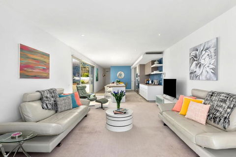 Azure Bliss Luxe With Water Views Walk To Beach - Tourism Caloundra 4