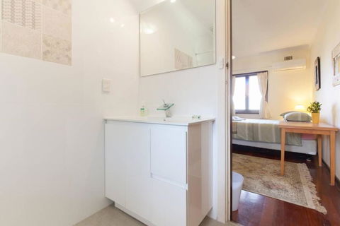 B8 Crawley Apartment 1 BRM & Sleepout Near UWA - Tourism Caloundra 0
