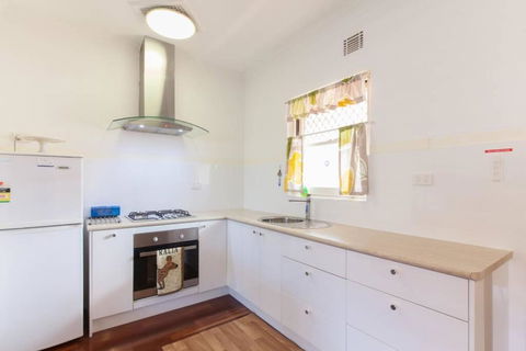 B8 Crawley Apartment 1 BRM & Sleepout Near UWA - Tourism Caloundra 2