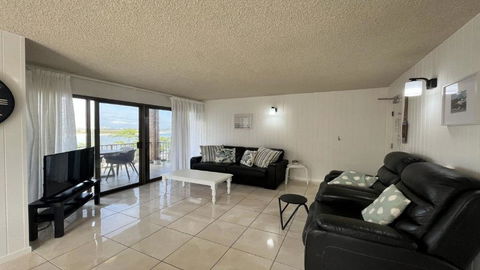 Balamara Unit 3 - Tourism Caloundra 3