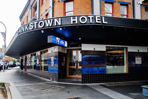 Bankstown Hotel - Tourism Caloundra 2