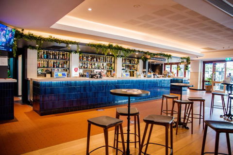Bankstown Hotel - Tourism Caloundra 3
