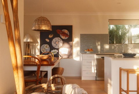 BAY PROPERTIES . Seadrifter - Tourism Caloundra 4