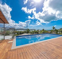 Viewpoint Holiday Home - Cannonvale - Tourism Caloundra