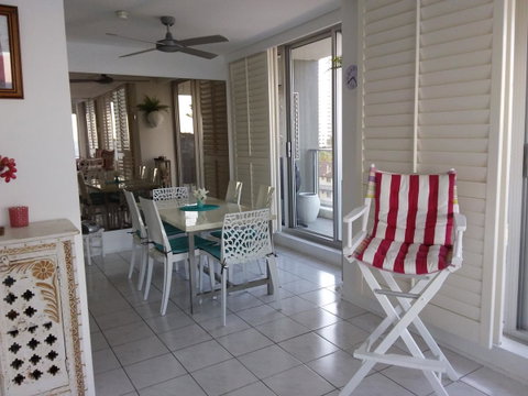 Hibiscus On The Beach - Tourism Caloundra 25