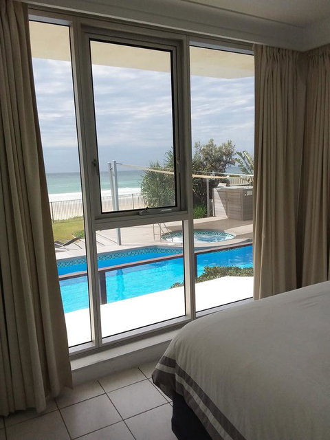 Hibiscus On The Beach - Tourism Caloundra 29