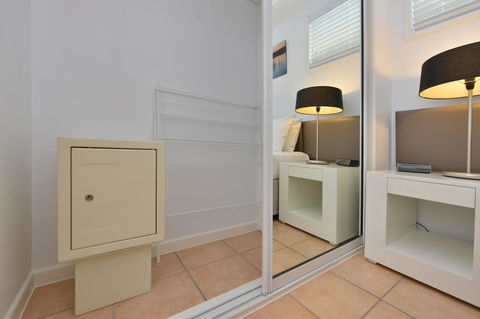 Port Douglas Apartments - Adults Only Oasis - Tourism Caloundra 13